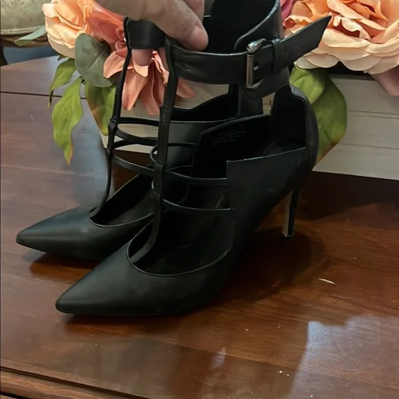 Marciano Leather Elegant Black Strappy Women's Shoes - Picture 3 of 9